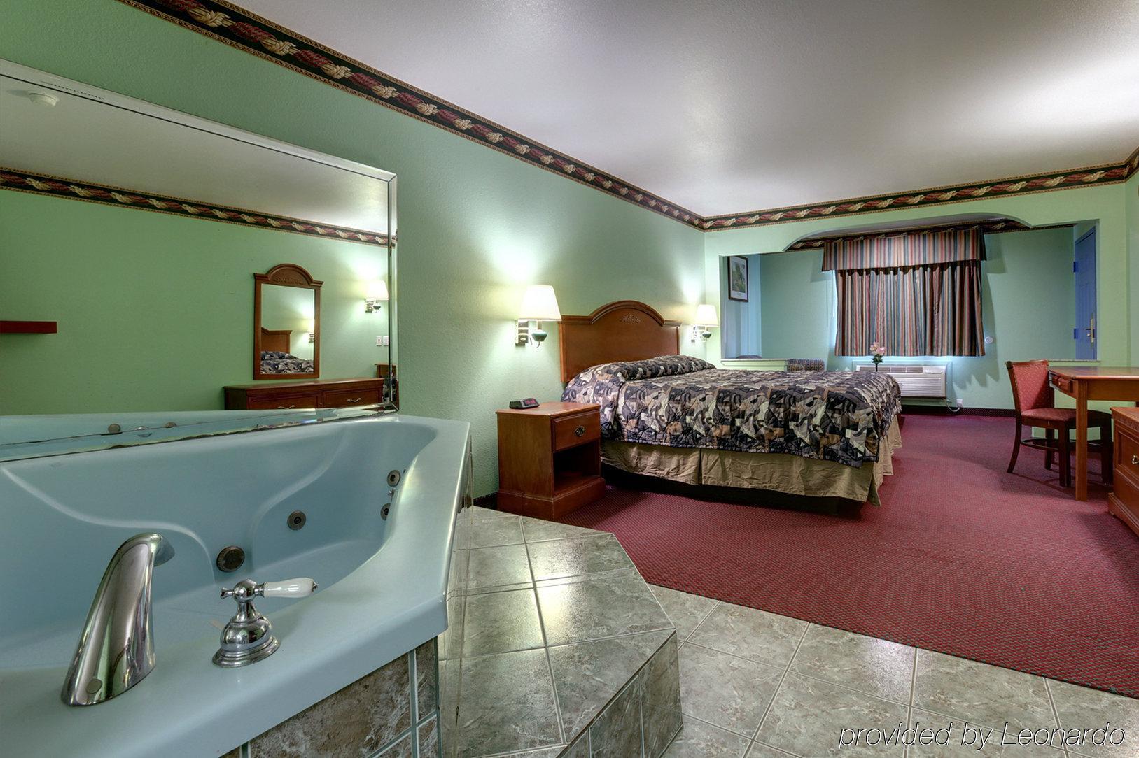 America'S Best Value Inn & Suites - Rosenberg/Houston Room photo