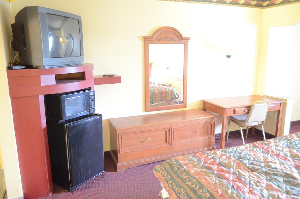 America'S Best Value Inn & Suites - Rosenberg/Houston Room photo