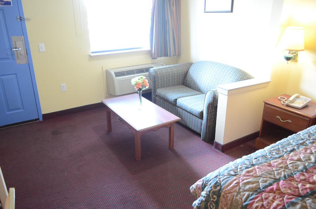 America'S Best Value Inn & Suites - Rosenberg/Houston Room photo