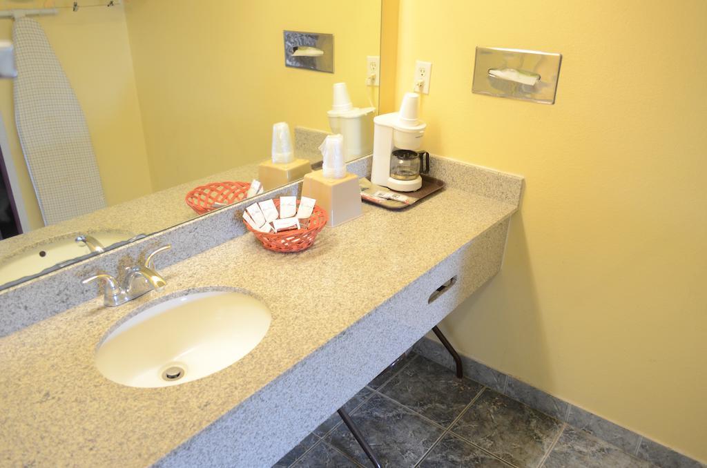 America'S Best Value Inn & Suites - Rosenberg/Houston Room photo